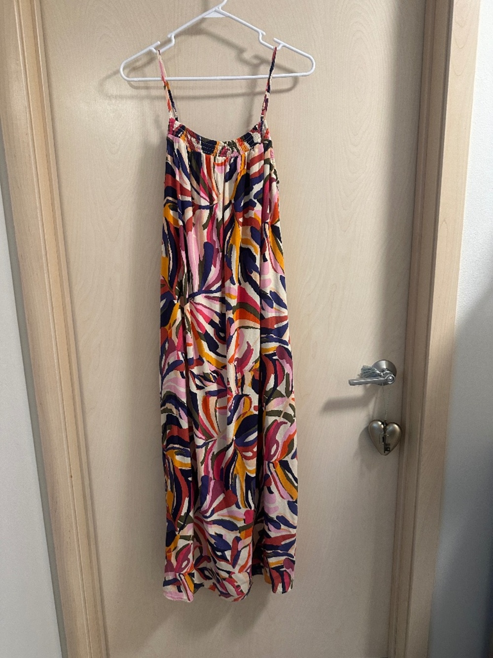 Evereve Evelyn Med Flowy Colorful Abstract Smocked Spaghetti Strap Maxi Dress